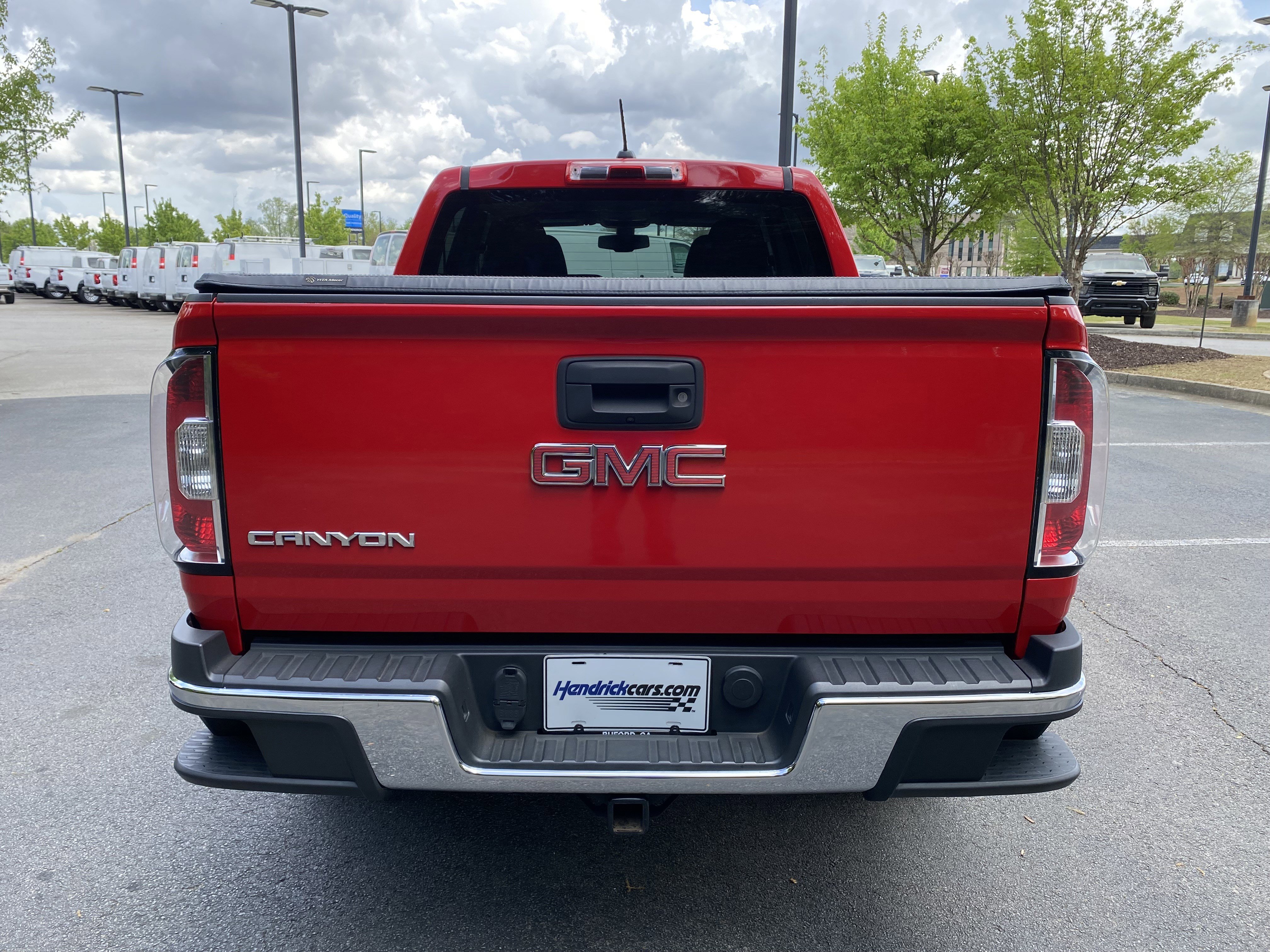 Used 2018 GMC Canyon SLE image 8