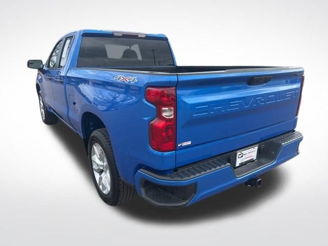 Used 2025 Chevrolet Silverado 1500 Custom AWD/4WD image 3
