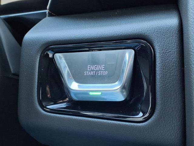 New 2026 GMC Yukon XL AT4 w/ AT4 Premium Package AWD/4WD image 10