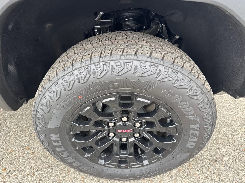 New 2026 GMC Canyon Elevation w/ Convenience Package image 12
