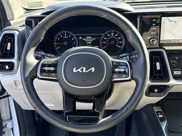 Used 2023 Kia Sorento EX w/ Panoramic Sunroof Package image 19