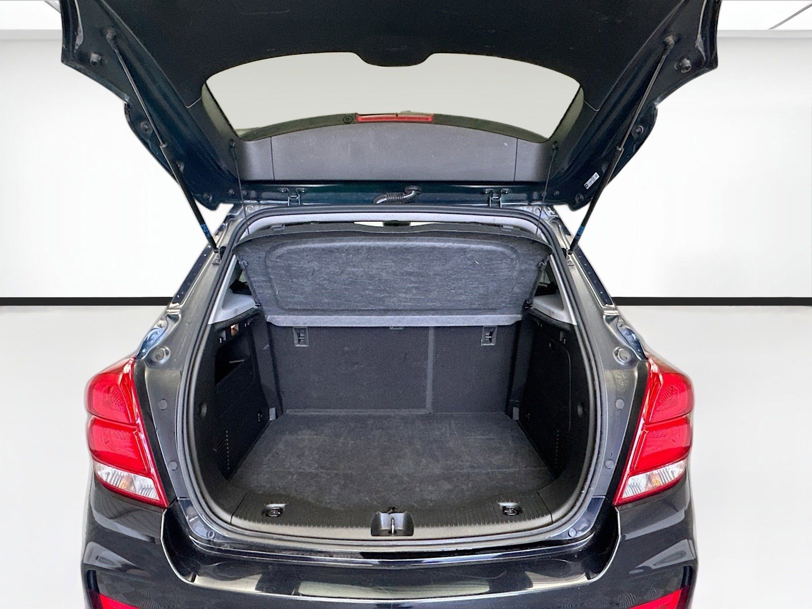 Used 2021 Chevrolet Trax LT image 18