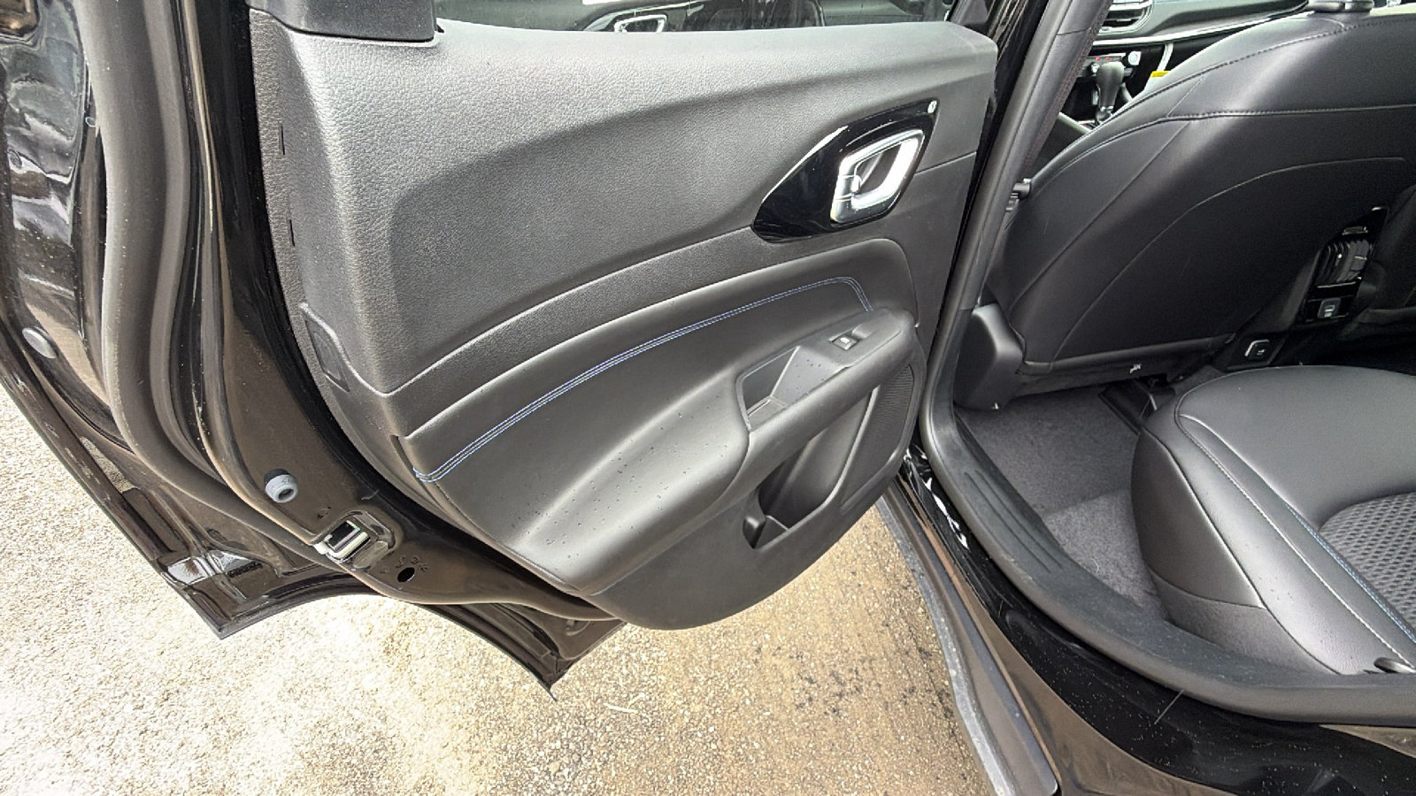 New 2026 Jeep Compass Latitude AWD/4WD image 18