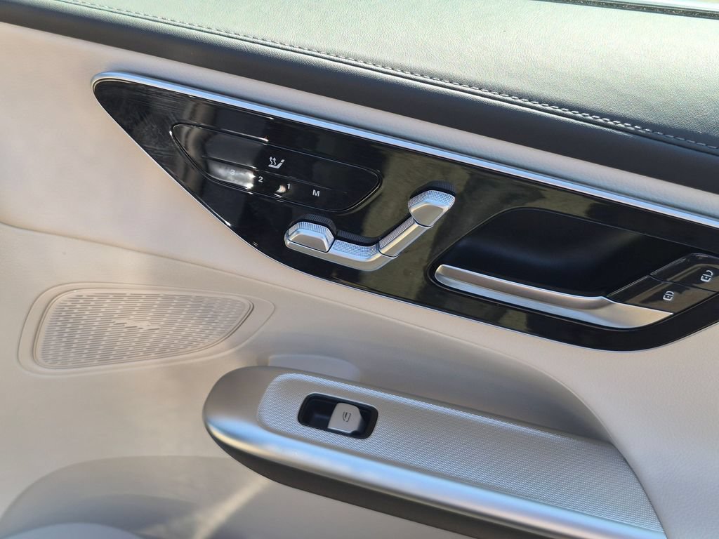 Used 2024 Mercedes-Benz GLC 300 4MATIC image 35