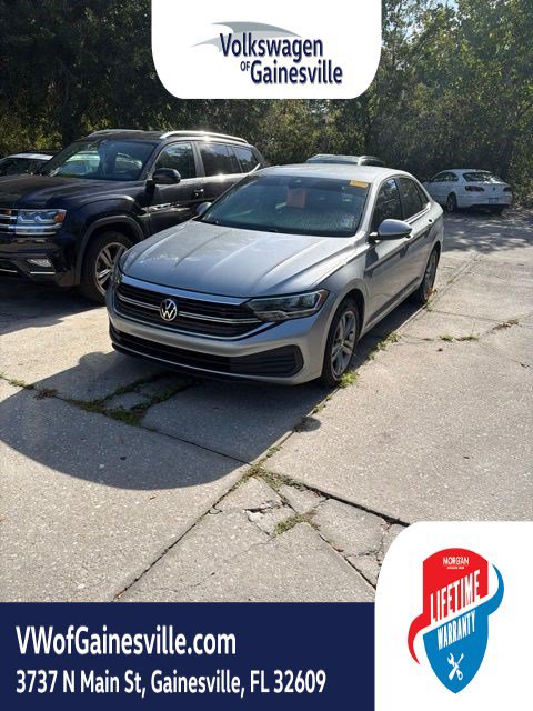 Used 2024 Volkswagen Jetta SE FWD image 1