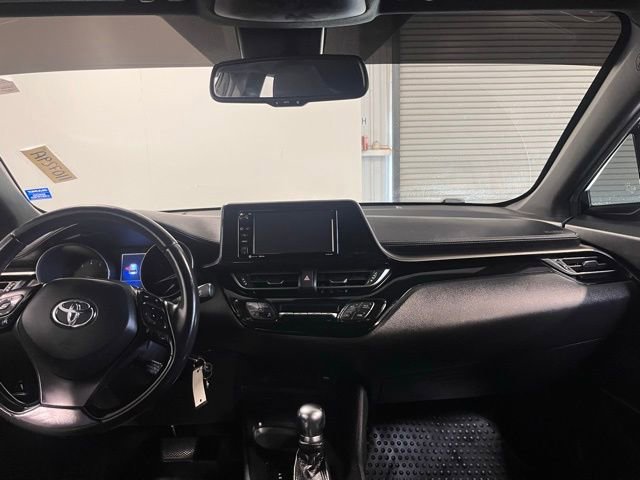 Used 2018 Toyota C-HR XLE image 20