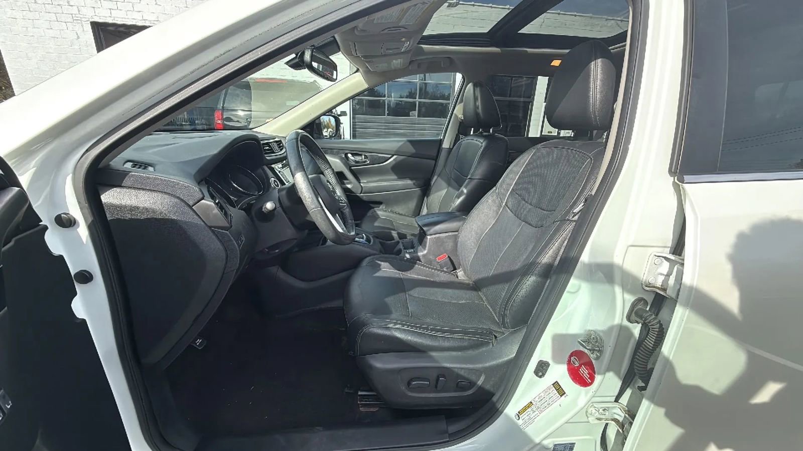 Used 2017 Nissan Rogue SL w/ SL Premium Package image 14