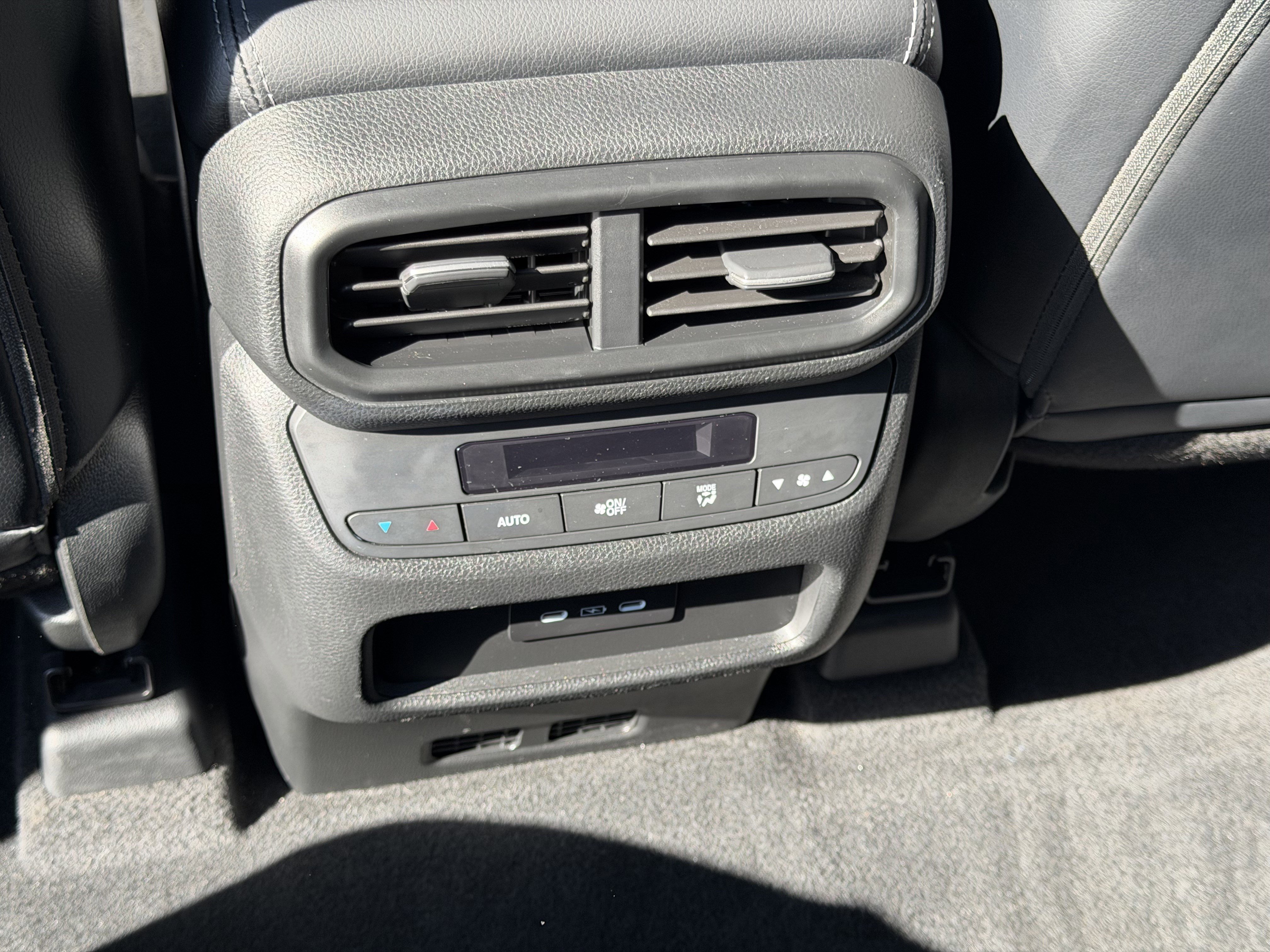 Used 2025 Honda Pilot Touring image 26