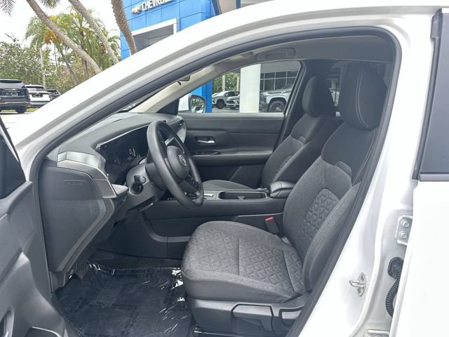 Used 2025 Nissan Kicks SV FWD image 30