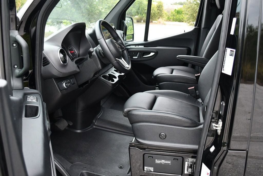 Used 2024 Mercedes-Benz Sprinter 2500 image 44