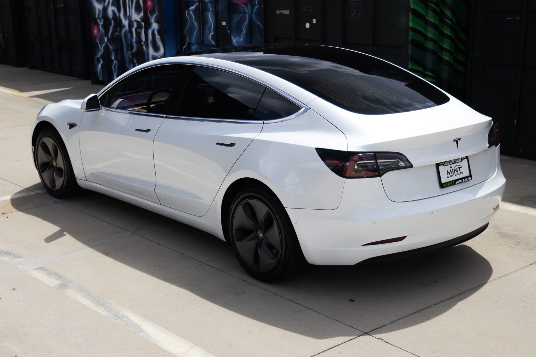 Used 2020 Tesla Model 3 Standard Range Plus RWD image 9
