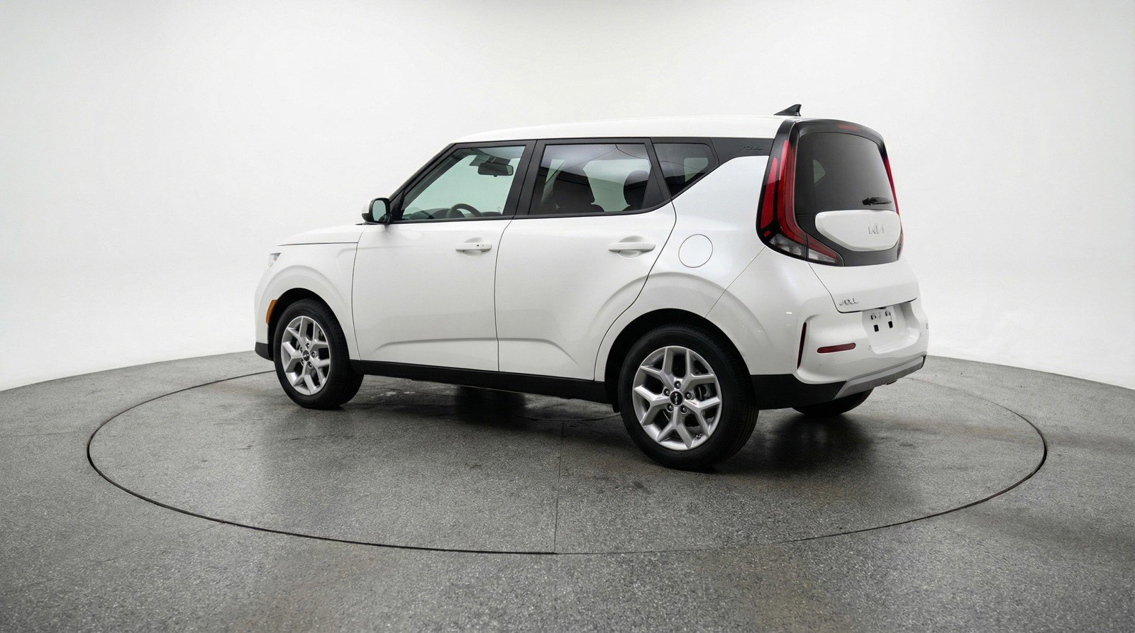 Used 2025 Kia Soul LX w/ LX Technology Package FWD image 6
