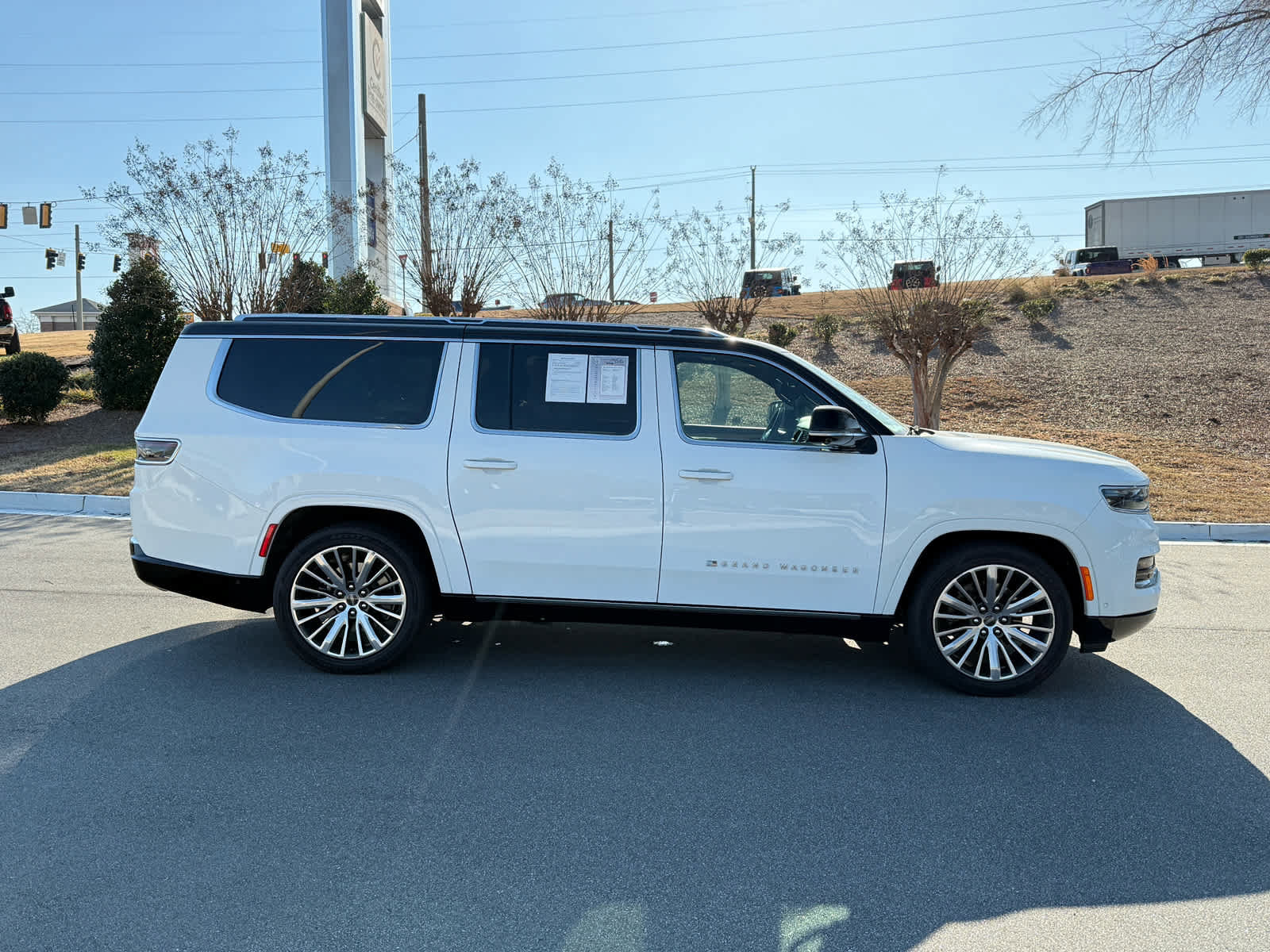 Used 2024 Jeep Grand Wagoneer L Series III image 6