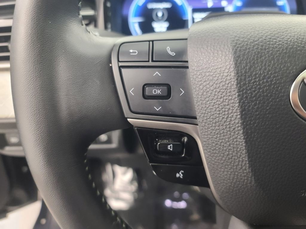 Used 2025 Toyota Camry XSE image 29