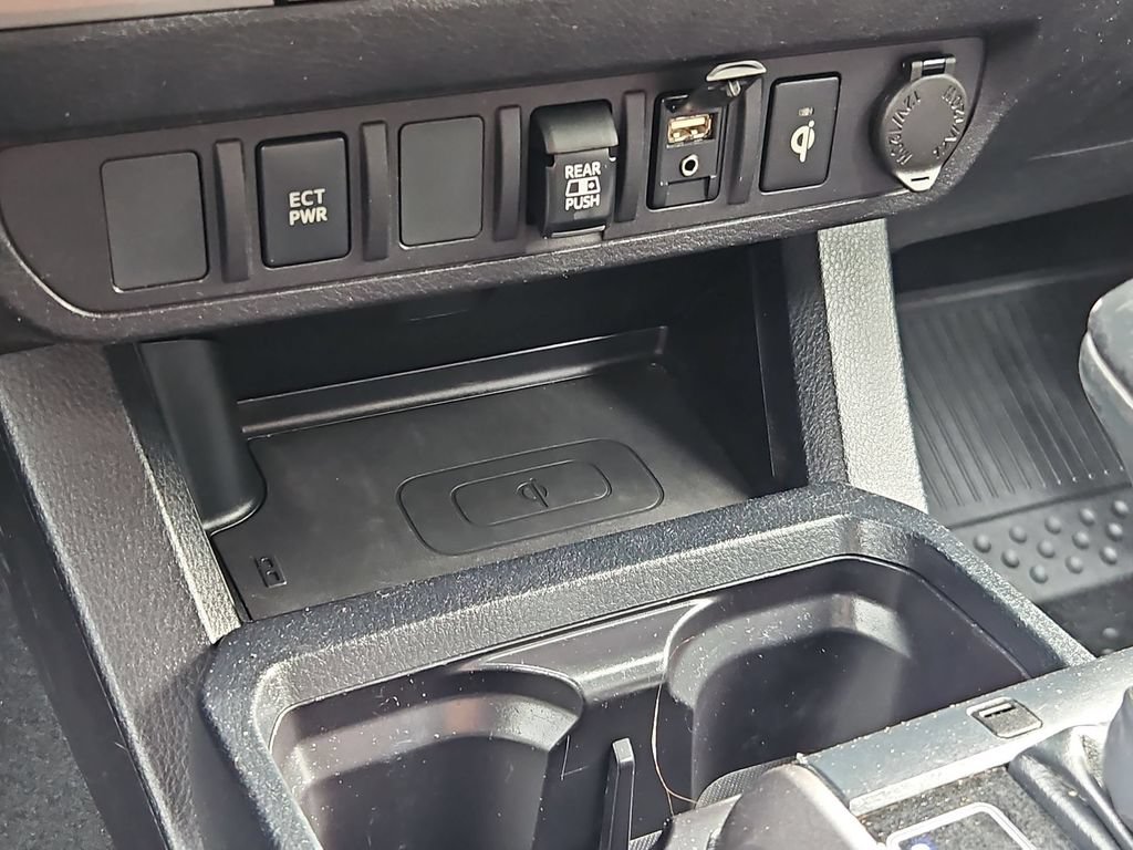 Used 2019 Toyota Tacoma TRD Off-Road AWD/4WD image 26