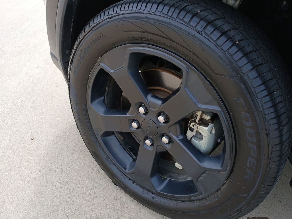 Used 2021 Jeep Grand Cherokee Freedom Edition RWD image 34