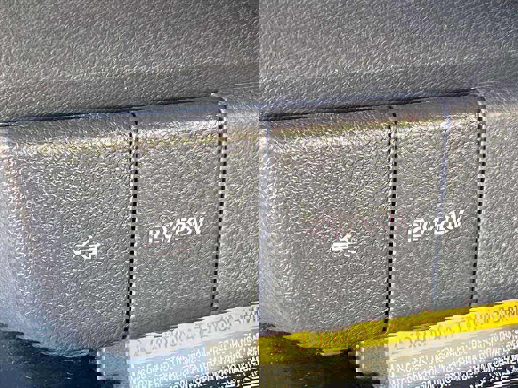 Used 2020 Toyota Camry XLE image 16