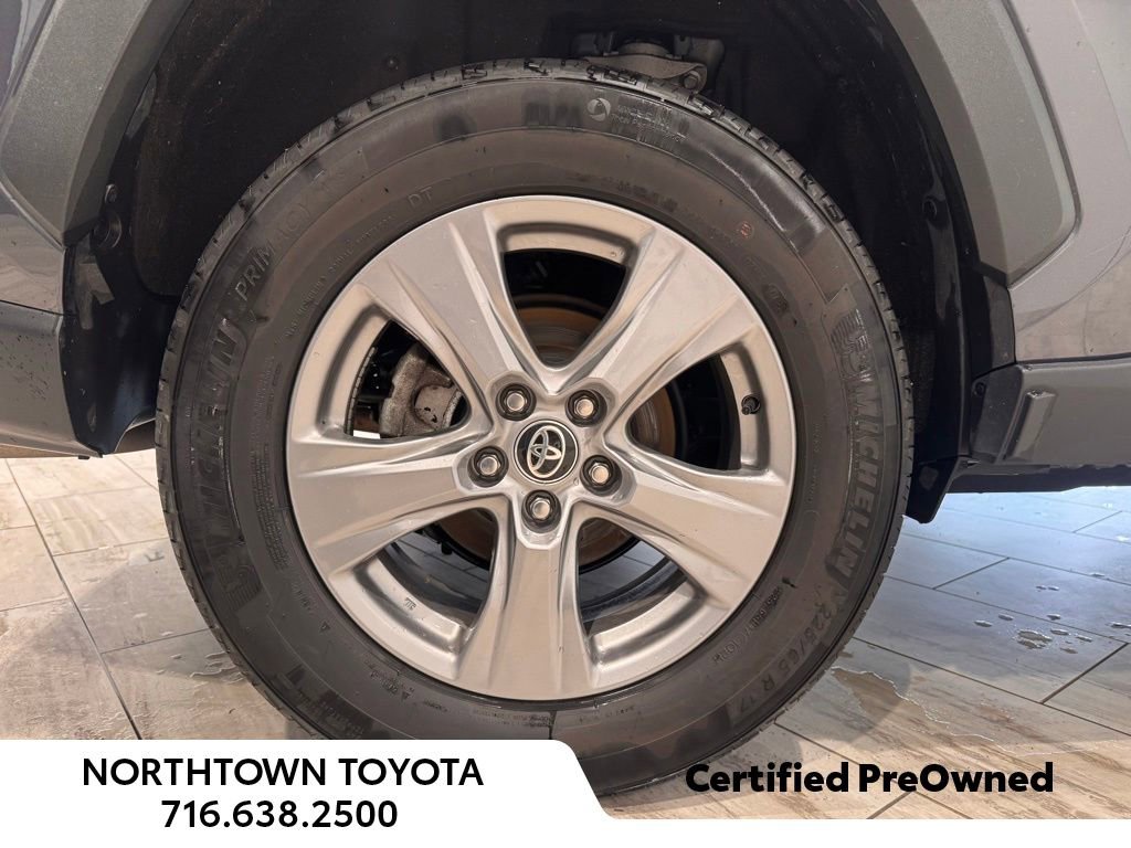 Used 2025 Toyota RAV4 XLE AWD/4WD image 7