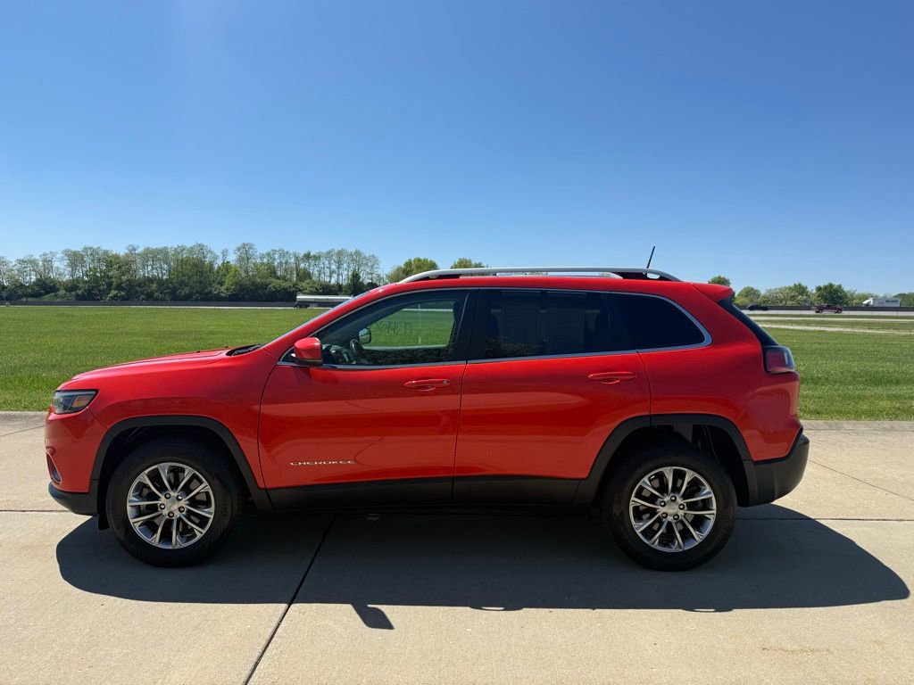 Used 2021 Jeep Cherokee Latitude Plus w/ Sun & Sound Group AWD/4WD image 8