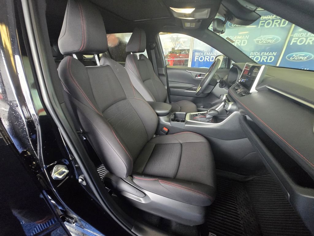 Used 2024 Toyota RAV4 SE image 26