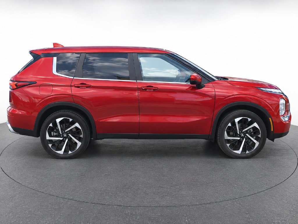 Used 2024 Mitsubishi Outlander FWD image 7