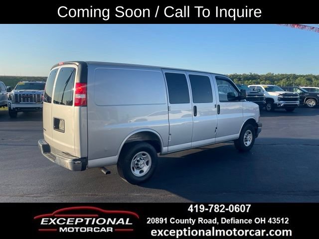 Used 2025 Chevrolet Express 3500 w/ Hotel Shuttle Package RWD image 6