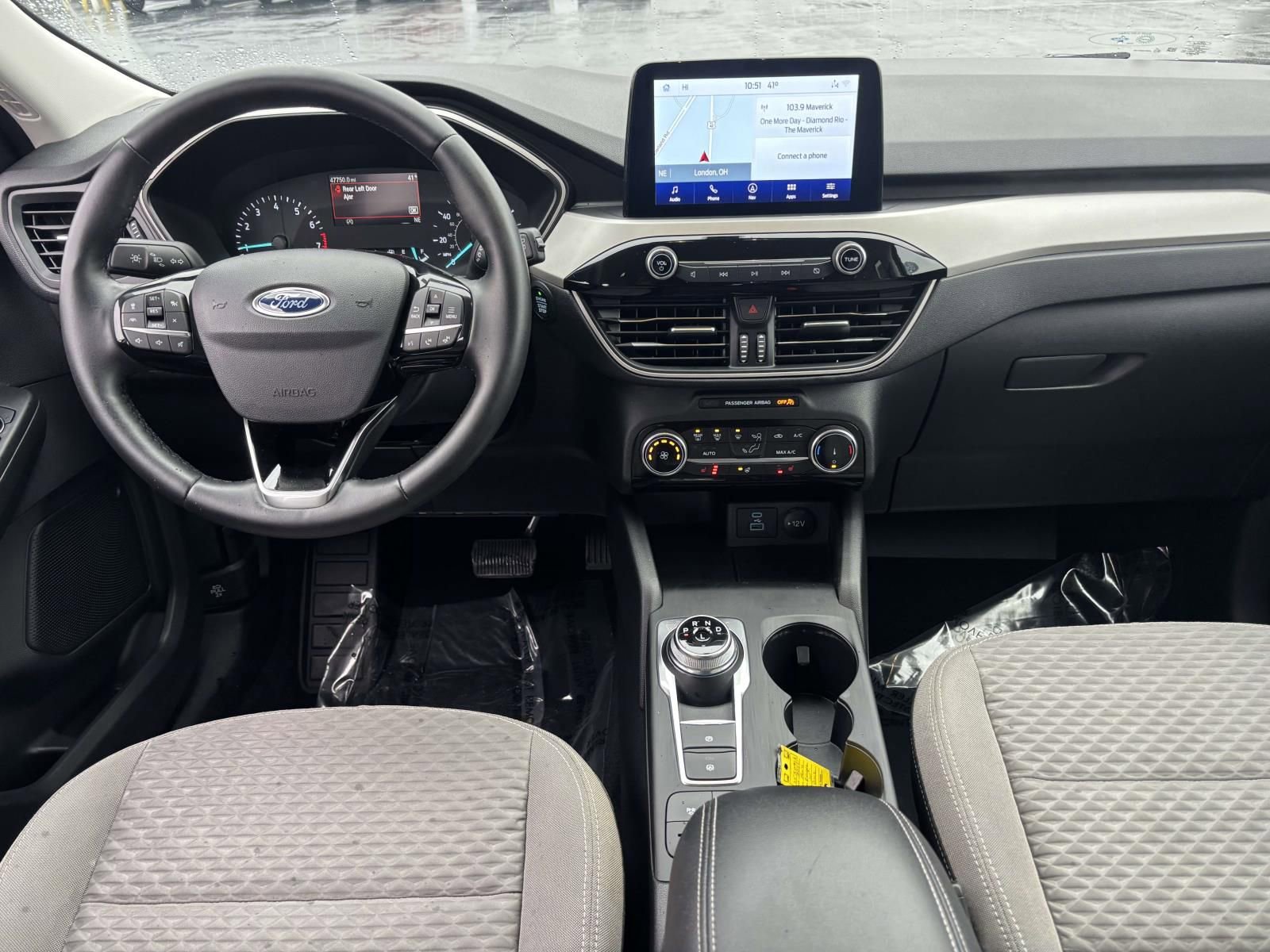 Used 2022 Ford Escape SE w/ SE Sport Appearance Package image 30