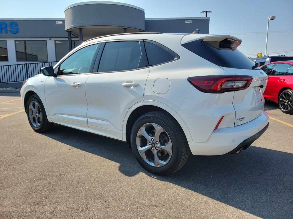 Certified 2023 Ford Escape ST-Line w/ Tech Pack #1 AWD/4WD image 3