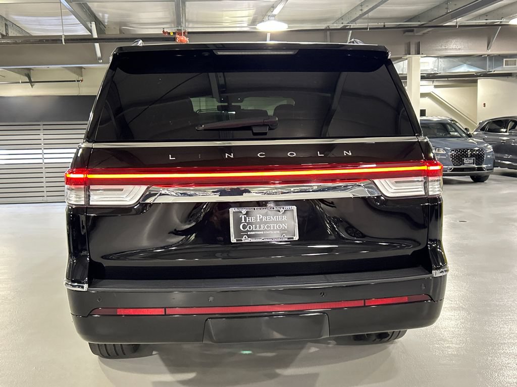 Certified 2023 Lincoln Navigator Reserve AWD/4WD image 3