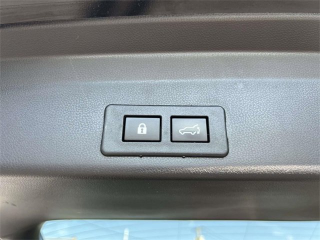 Used 2022 Subaru Ascent Limited image 8