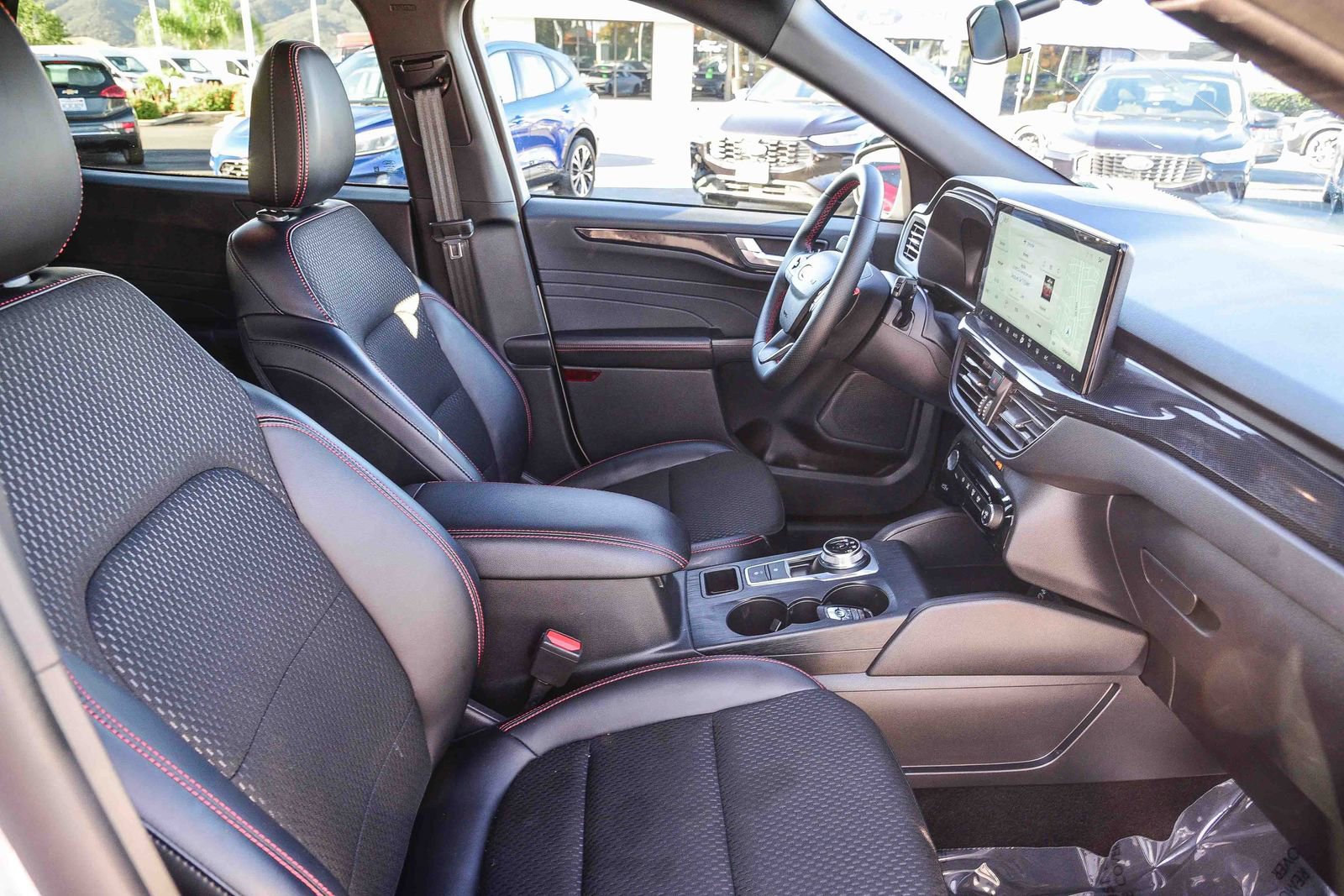 Used 2025 Ford Escape ST-Line w/ Equipment Group 301A image 16