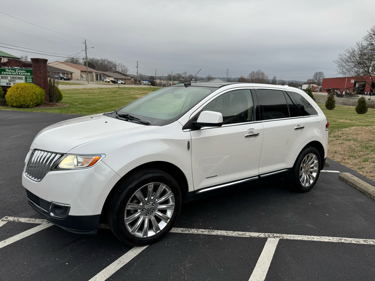 Used 2011 Lincoln MKX AWD w/ 102A Rapid Spec Order Code image 3