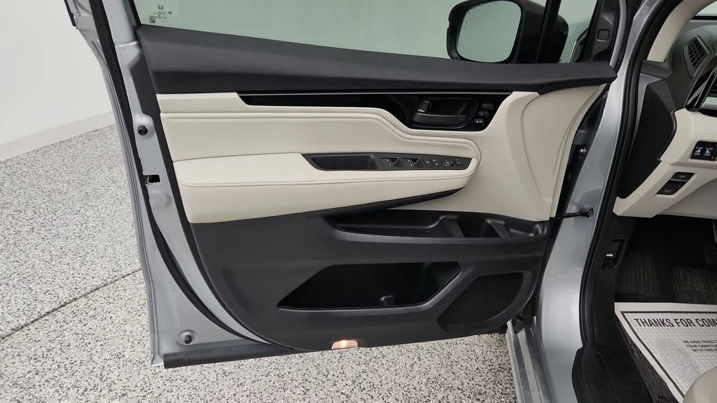 Used 2026 Honda Odyssey Touring image 11