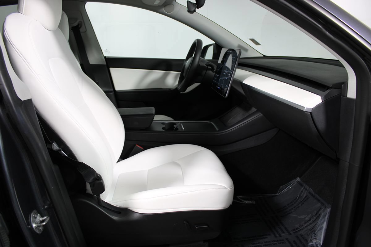 Used 2022 Tesla Model Y Long Range AWD/4WD image 10