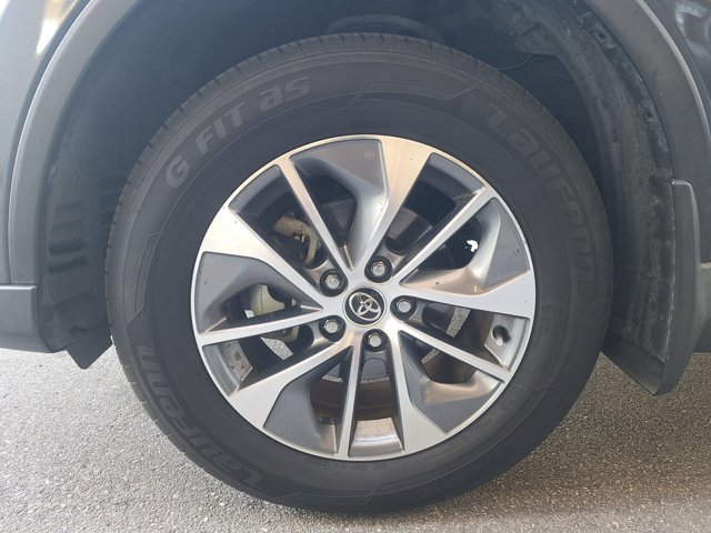 Used 2016 Toyota RAV4 XLE image 19
