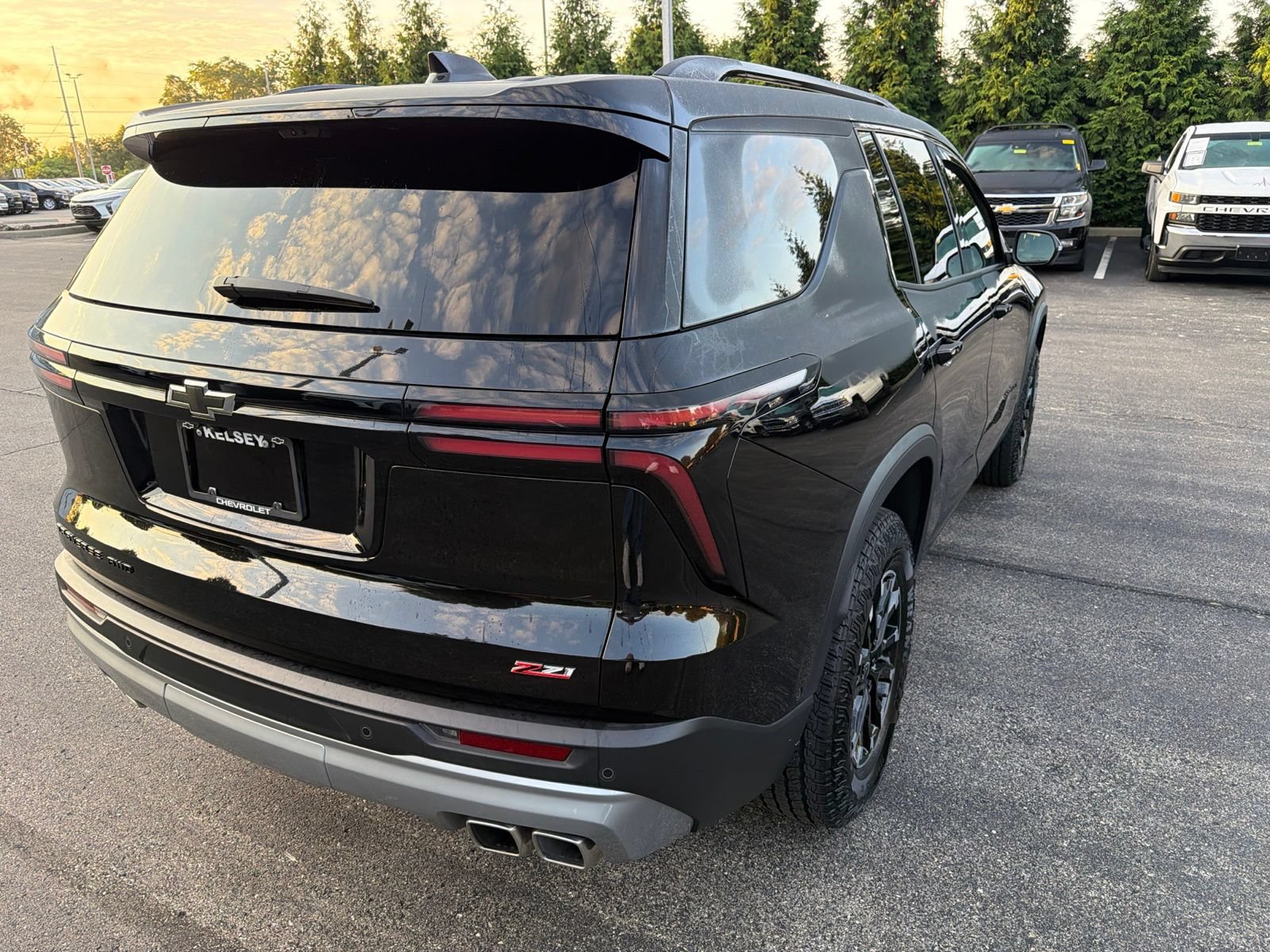 Used 2025 Chevrolet Traverse Z71 w/ Enhanced Driving Package AWD/4WD image 5