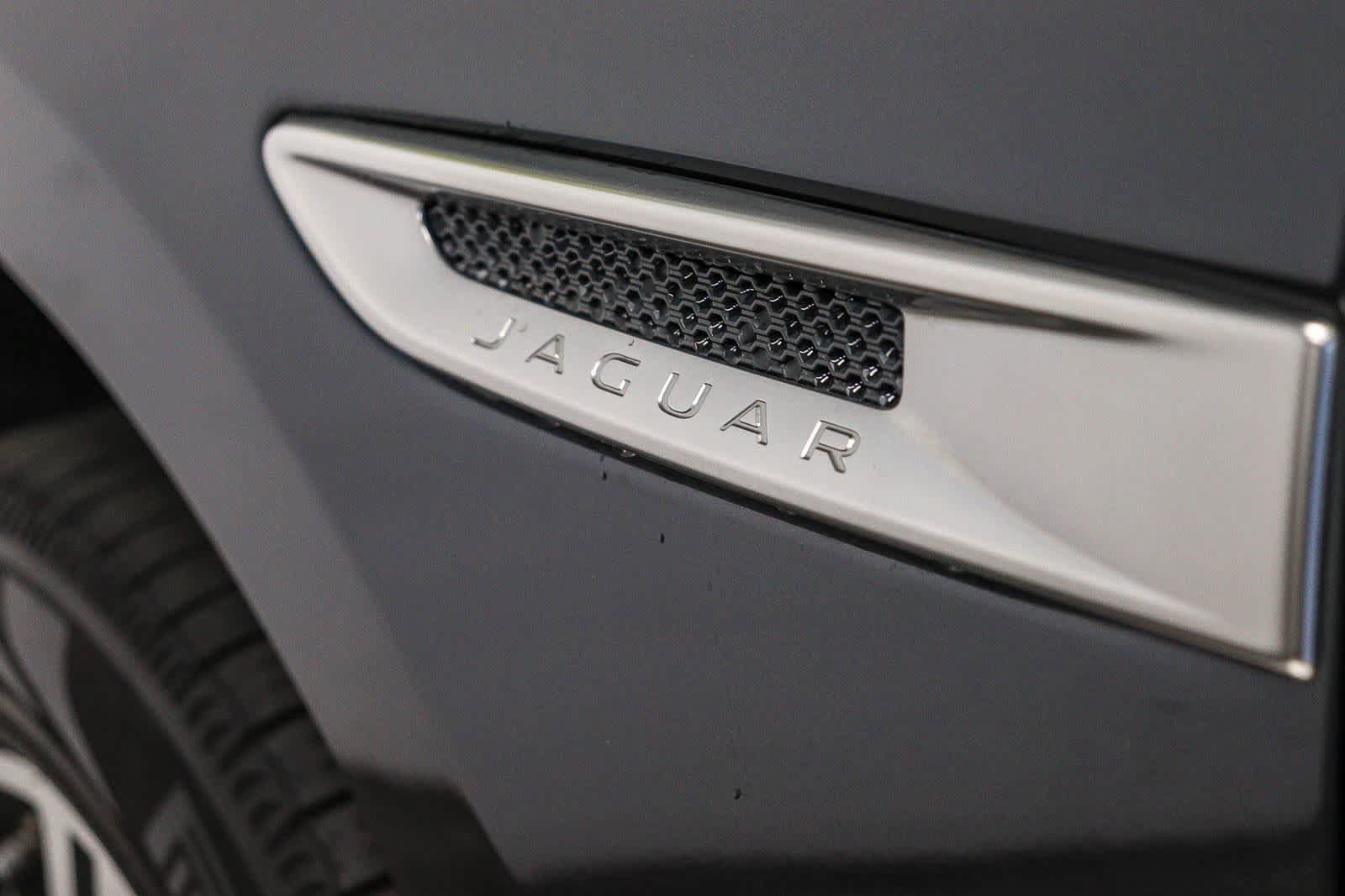 Used 2017 Jaguar F-PACE S AWD/4WD image 12