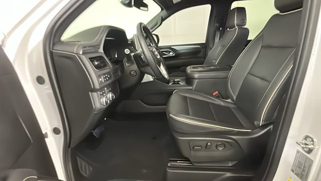 Used 2023 GMC Yukon SLT w/ SLT Luxury Package AWD/4WD image 11