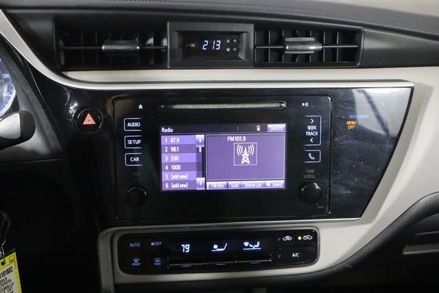 Used 2018 Toyota Corolla LE image 24