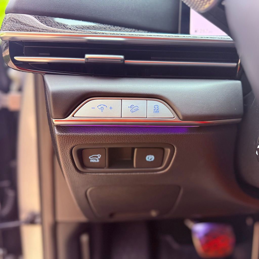 Used 2025 Genesis GV80 3.5T e-SC image 21