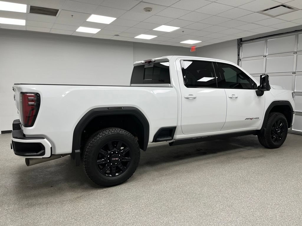 Used 2024 GMC Sierra 3500 AT4 w/ AT4 Premium Plus Package AWD/4WD image 11