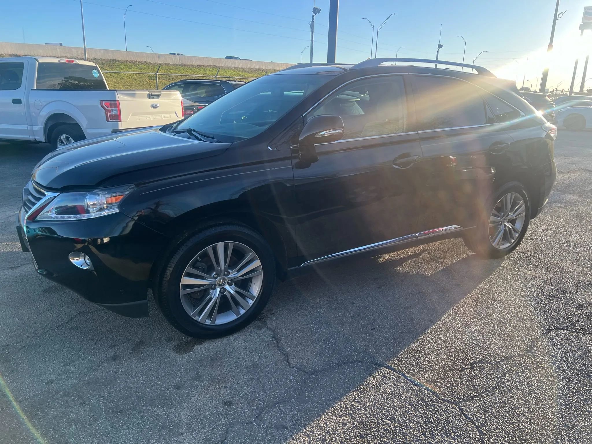 Used 2015 Lexus RX 450h AWD image 4