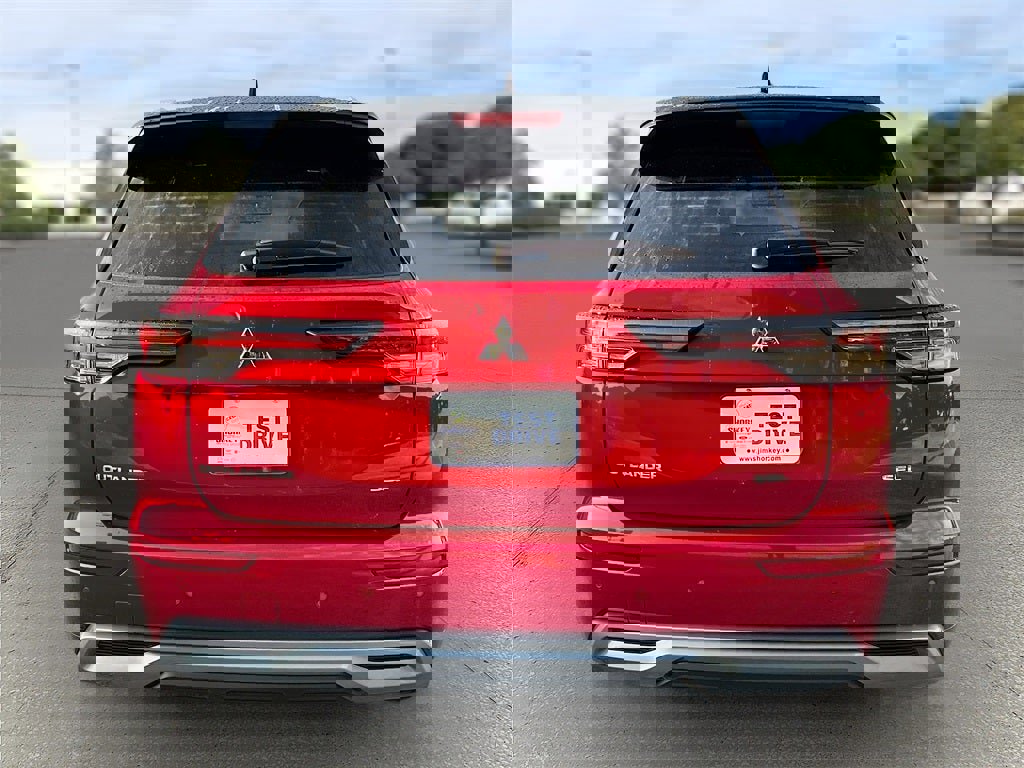 New 2025 Mitsubishi Outlander SEL image 5