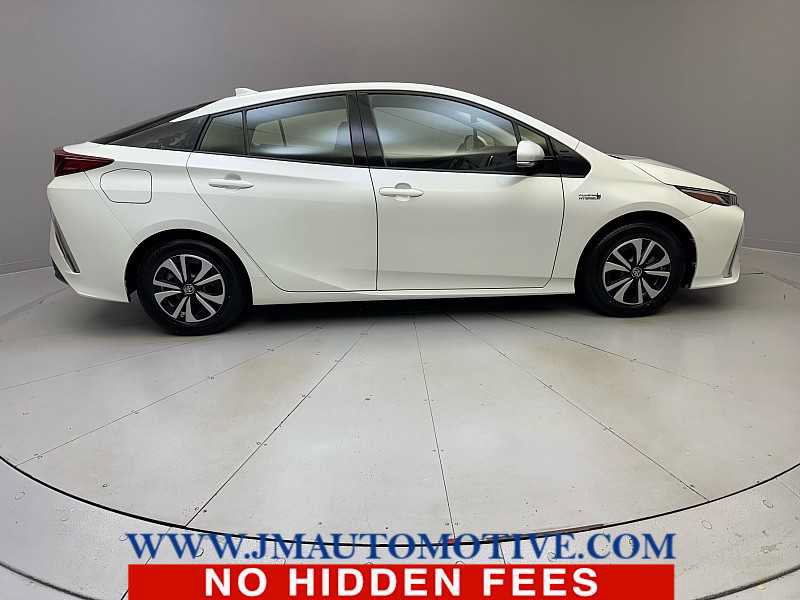 Used 2017 Toyota Prius Prime Premium FWD image 6