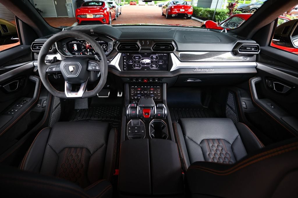 Used 2026 Lamborghini Urus SE AWD/4WD image 52