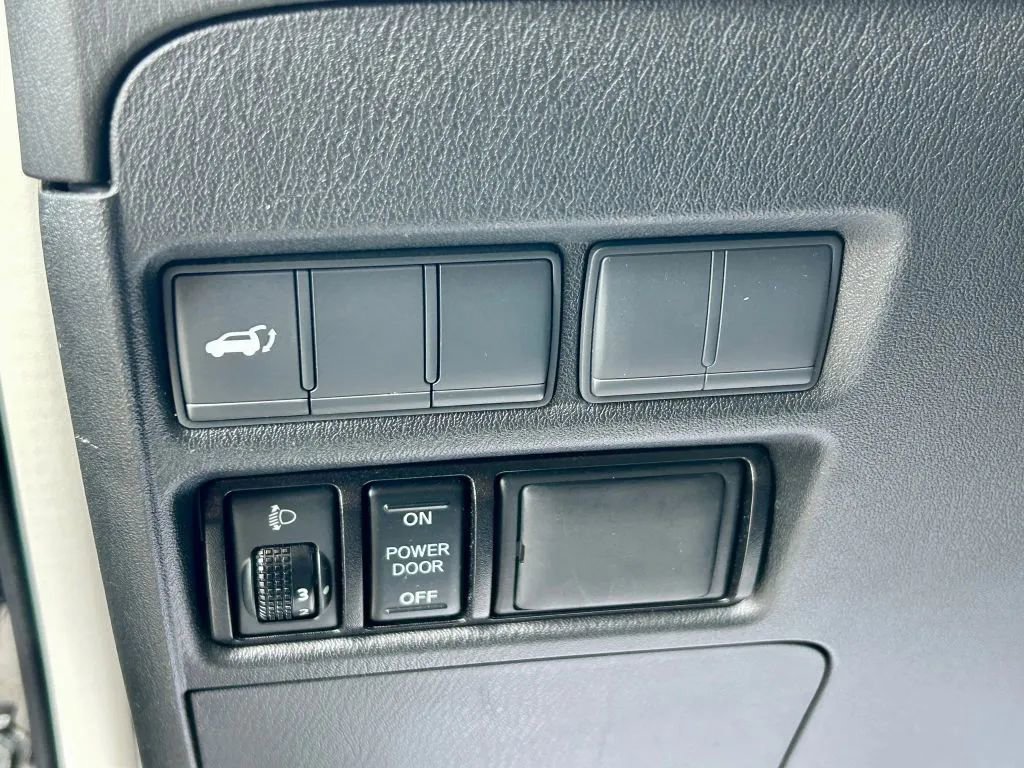 Used 2018 Nissan Armada SL w/ Moonroof Package image 27