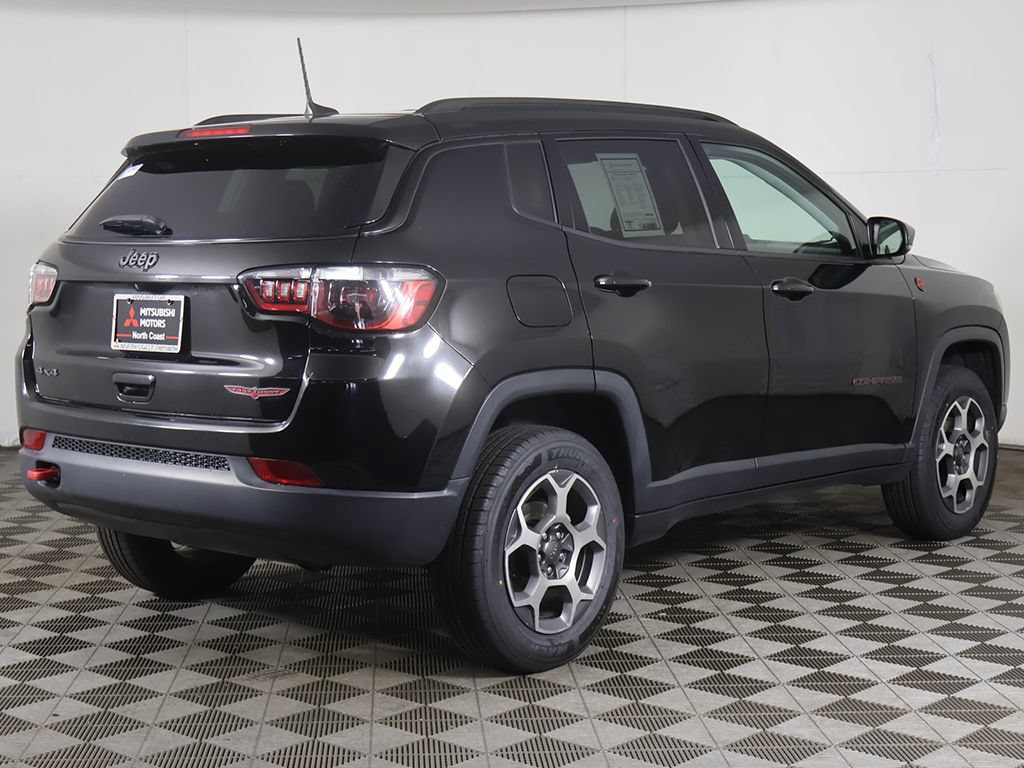 Used 2022 Jeep Compass Trailhawk w/ Trailhawk Convenience Group AWD/4WD image 9