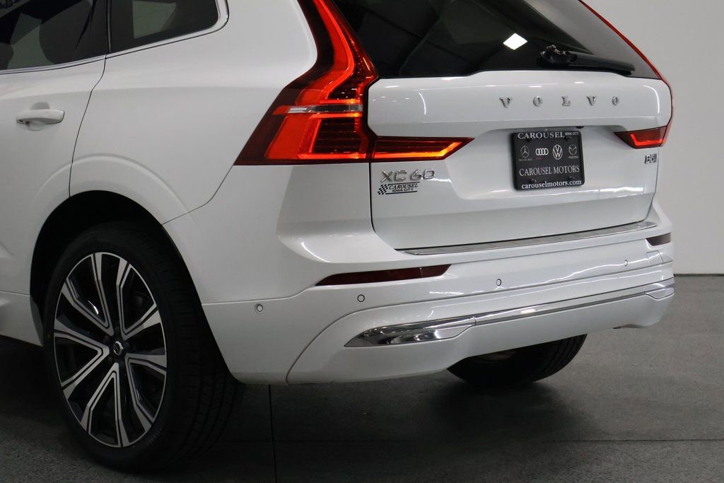 Used 2023 Volvo XC60 B5 Ultimate w/ Climate Package image 10