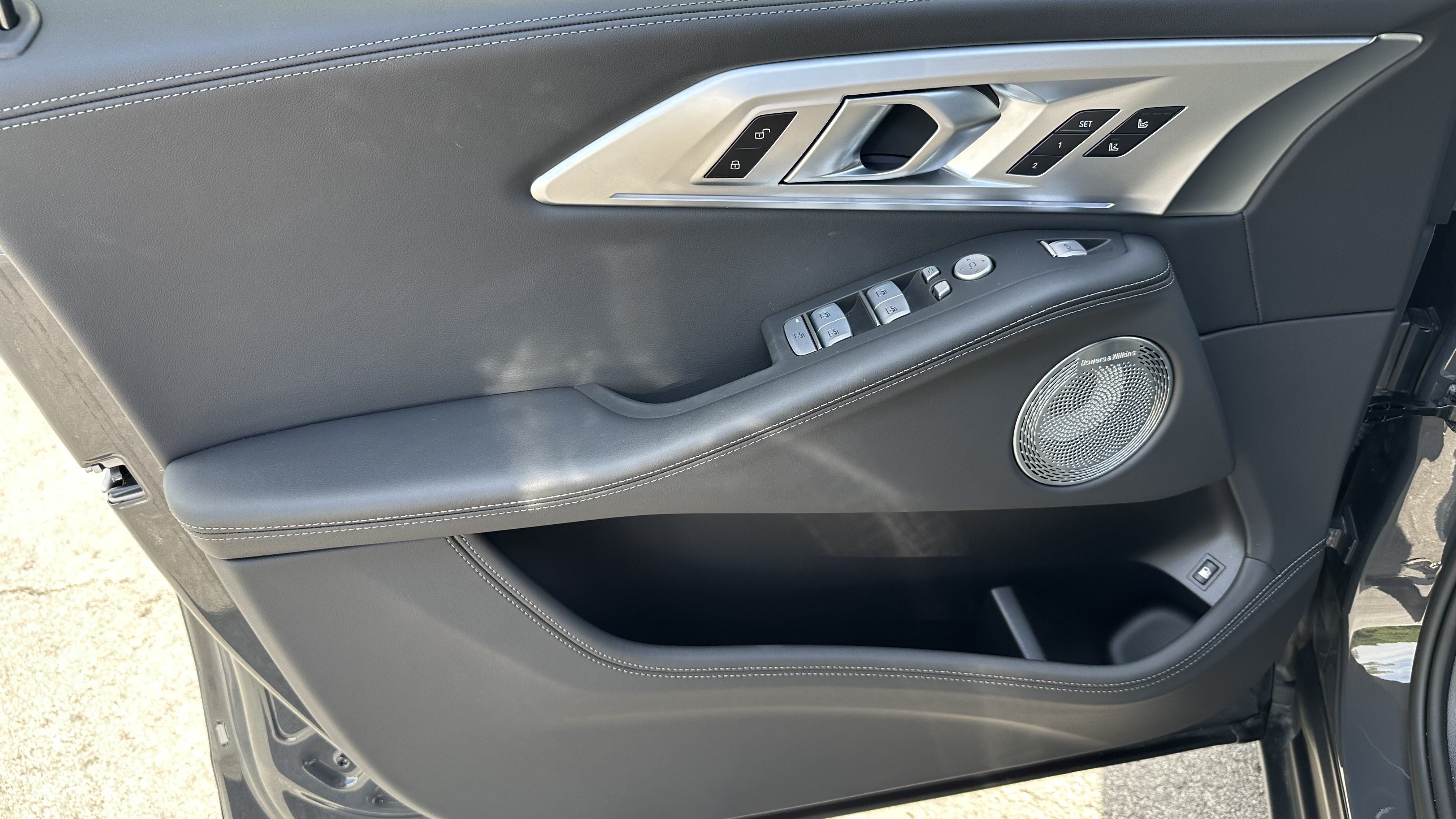Certified 2025 BMW XM AWD/4WD image 16