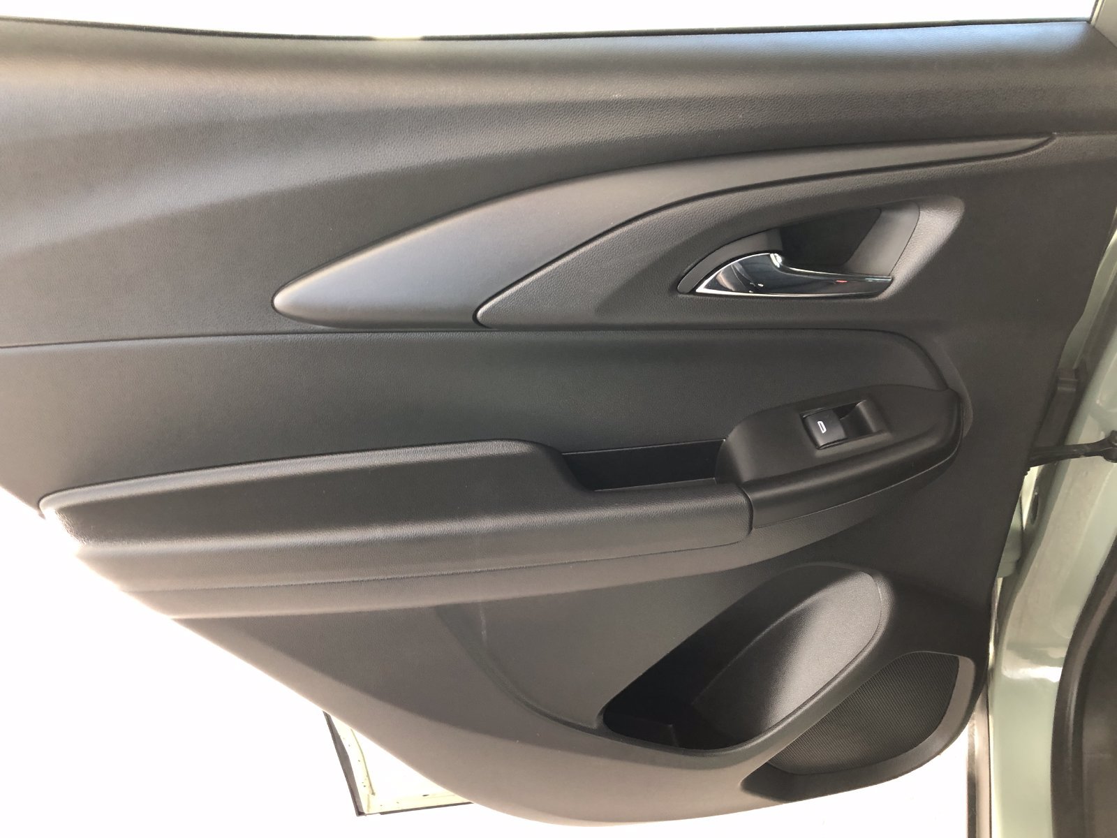 Used 2024 Chevrolet TrailBlazer RS w/ Convenience Package FWD image 16